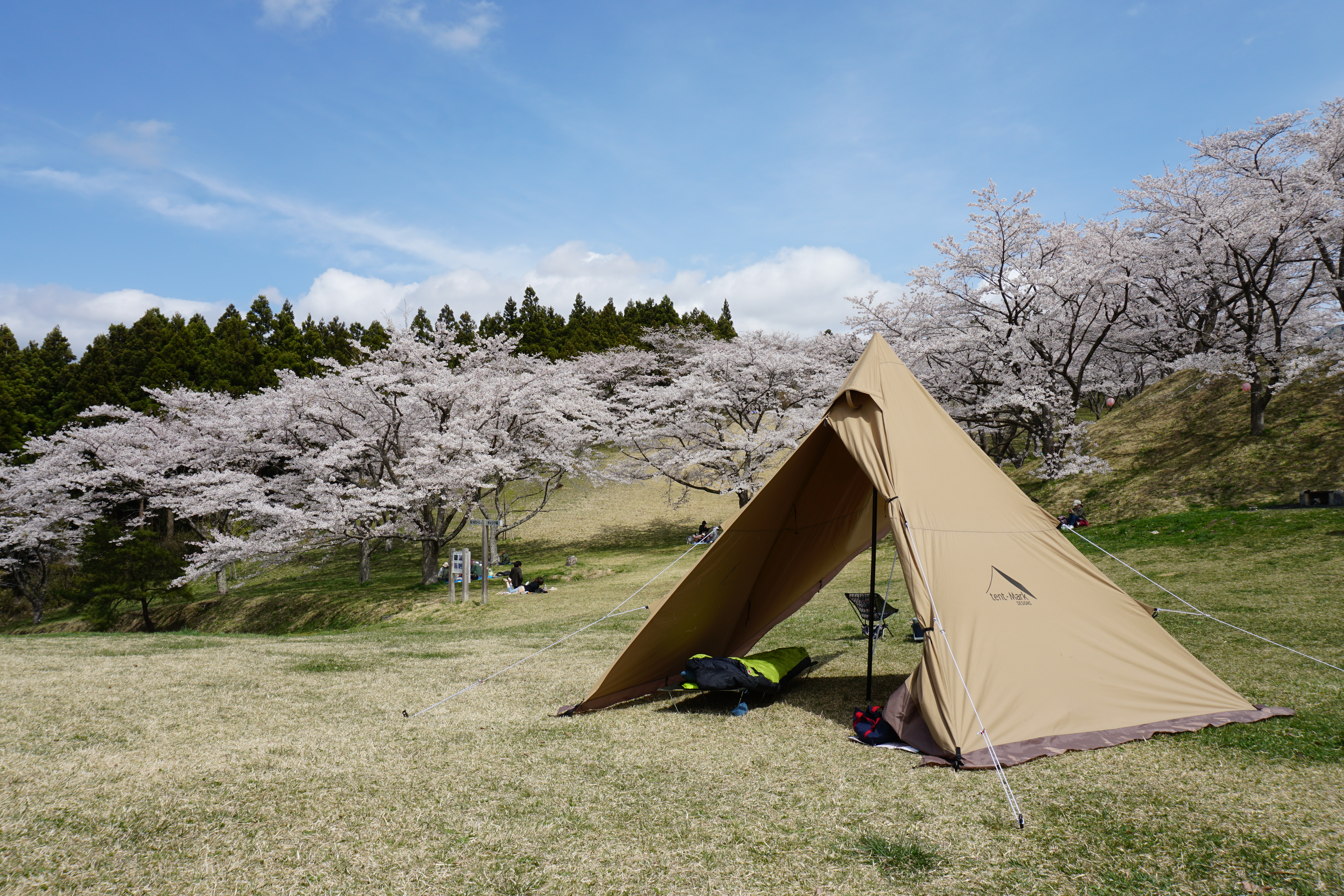 桜まつり中の宮城県 加護坊山キャンプ場でお花見キャンプ Camplog Gear