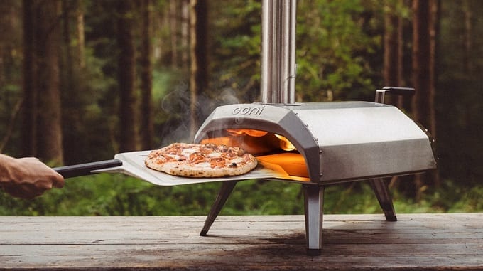 500℃の高温でピザが焼きあがるまでわずか60秒！持ち運び便利な