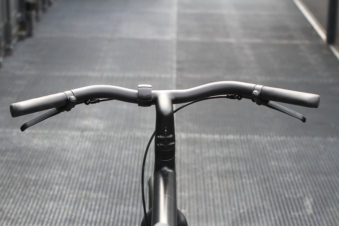 一生ものの自転車用スマートフォンホルダー『Loop Mount Twist』 | CAMPLOG GEAR